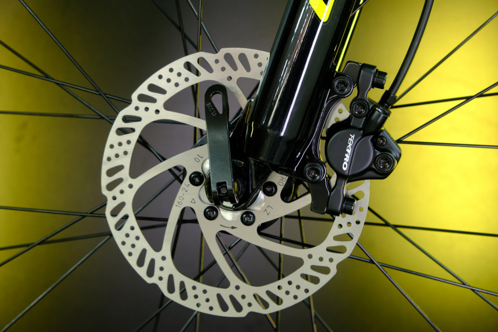 Lorak Sel 8900 HD Серебристый/Салатовый 19р (на рост 171-182)