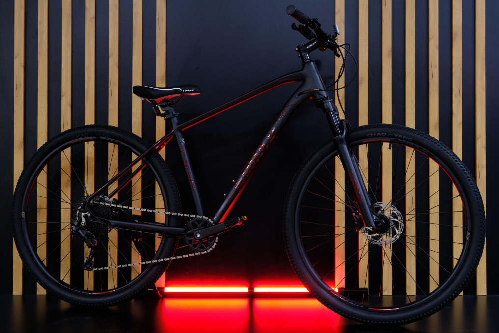 LORAK MT 29 - 3000 Матовый Чёрный/Красный рама 23 (на рост 188-203)